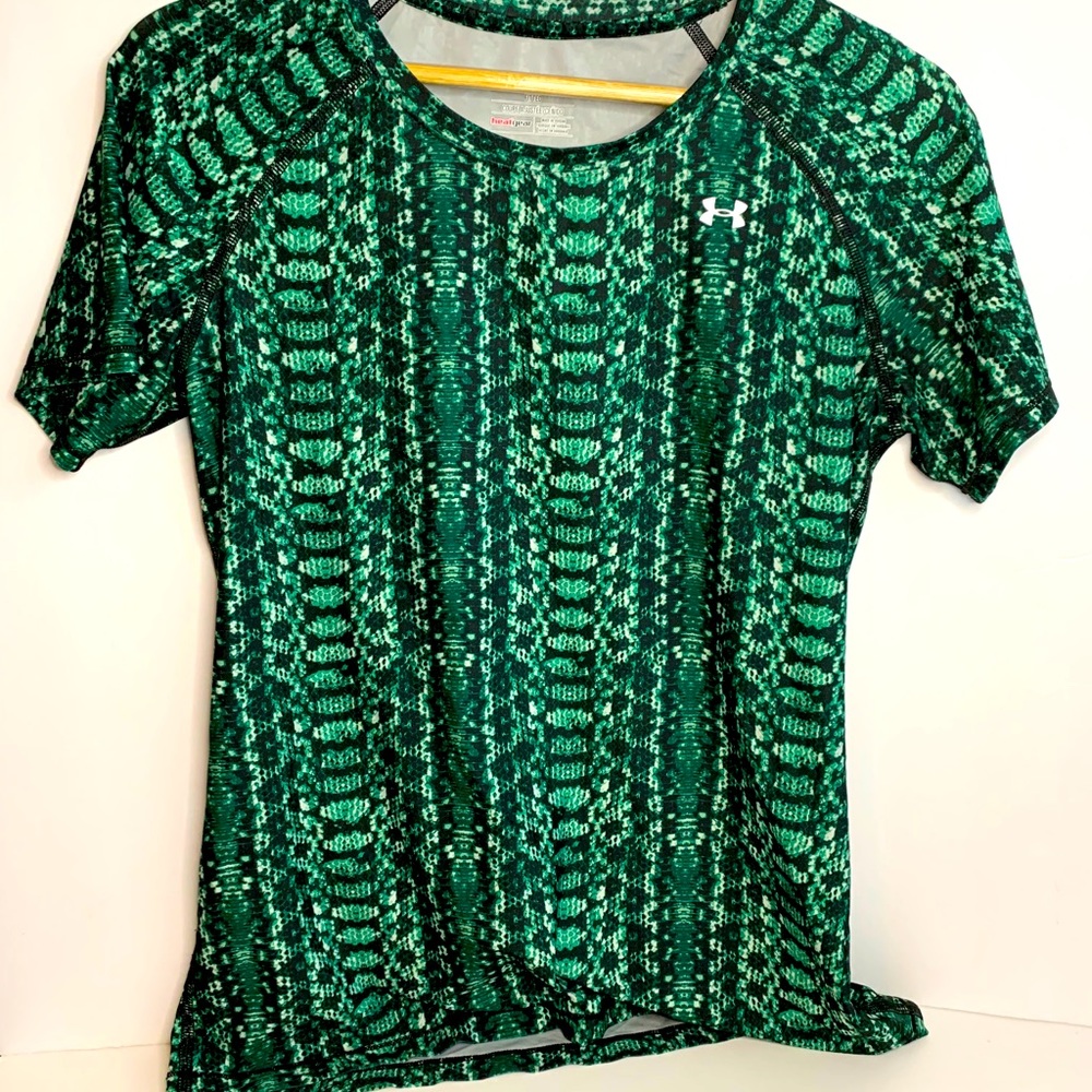 Under Armor Heat Gear Short Sleeved Shirt Medium